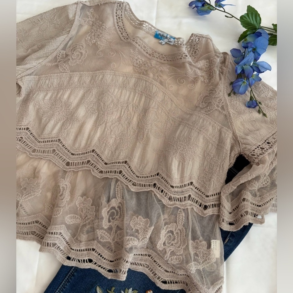 Rebellion again Gauzy Lace Flowy Tan Blouse W M Embroidered Crochet Trim light